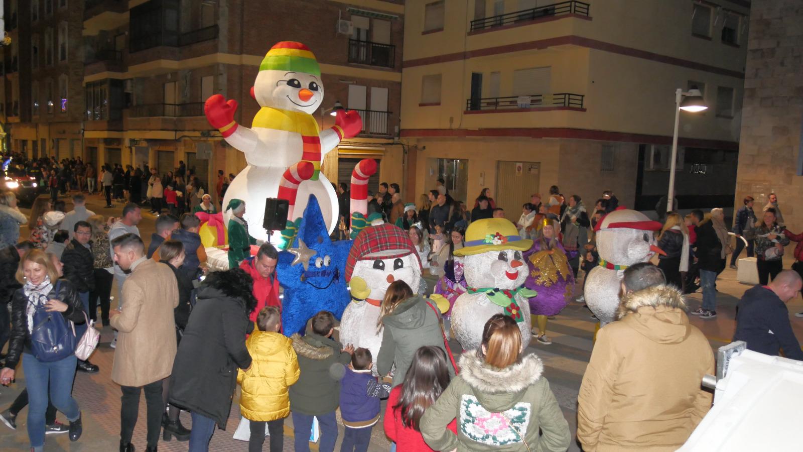 Photo of Imágenes del paso de la Cabalgata de los Reyes Magos  en calle principal de Adra
