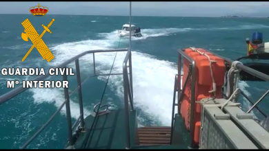 Photo of La Guardia Civil auxilia a una embarcación a la deriva frente a “Guardias Viejas”