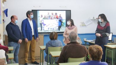 Photo of El Ayuntamiento dota a la Escuela de Adultos de nuevos recursos digitales