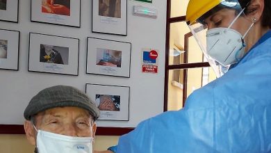 Photo of La Residencia Municipal ‘Ciudad de Adra’ celebra el 100% de vacunados entre residentes y trabajadores