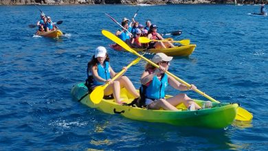 Photo of Un grupo de abderitanos conoce el litoral de Cabo de Gata en kayak