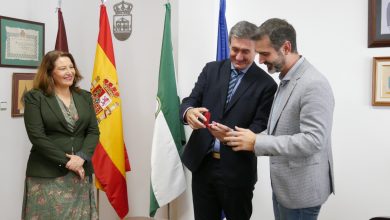 Photo of Manuel Cortés recibe a Ramón Fernández-Pacheco en el Ayuntamiento de Adra