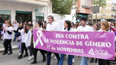 Photo of Adra celebra un acto institucional en repulsa contra la violencia de género a las puertas del Ayuntamiento