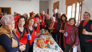 Photo of Manuel Cortés celebra la Navidad junto a usuarios y usuarias de la Residencia y del Centro de Mayores de Adra