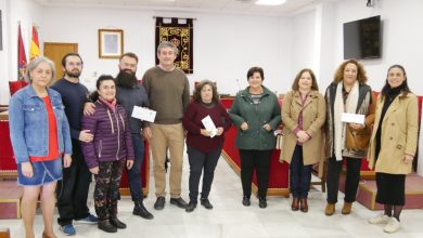 Photo of Manuel Cortés entrega los premios a los ganadores del XXVIII Concurso Local de Belenes