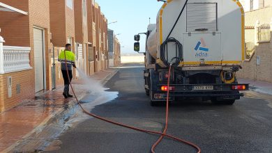 Photo of El Ayuntamiento de Adra continúa con las labores del Plan de Baldeo Intensivo por las calles de todo el municipio