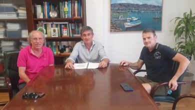 Photo of El CF Adra mantiene una reunión con el alcalde para presentarle un “ambicioso” proyecto para 2023/2024