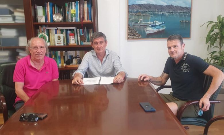 Photo of El CF Adra mantiene una reunión con el alcalde para presentarle un “ambicioso” proyecto para 2023/2024
