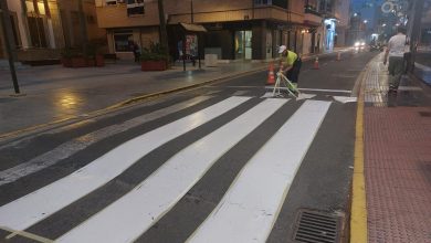Photo of El Ayuntamiento de Adra lleva a cabo labores de repintado de la señalización horizontal para mejorar la seguridad vial