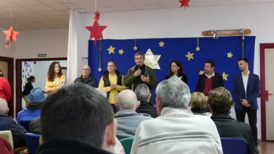 Photo of Manuel Cortés felicita la Navidad a los usuarios y usuarias de la Residencia y del Centro de Mayores de Adra