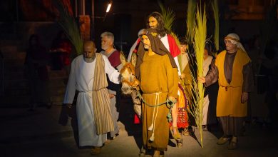 Photo of La tradicional representación de ‘La Pasión’ da la bienvenida en Adra a su esperada Semana Santa 2024