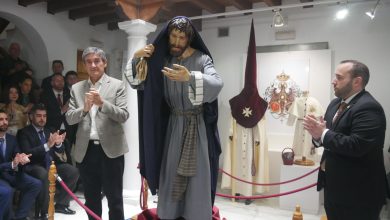 Photo of La Hermandad del Prendimiento de Adra presenta la imagen de Judas Iscariote y el nuevo hábito nazareno