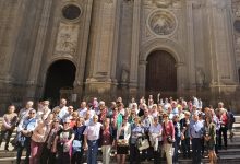 Photo of Más de medio centenar de personas mayores de Adra conocen la ciudad de Granada