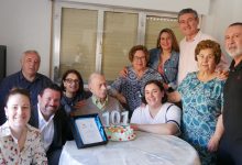 Photo of Manuel Cortés y Clece felicitan a Joaquín Sánchez, un vecino de Adra que celebra su 101 cumpleaños