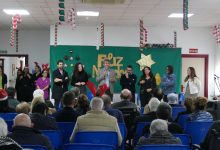 Photo of La Residencia y el Centro de Mayores de Adra celebran la Navidad en su tradicional fiesta con familiares