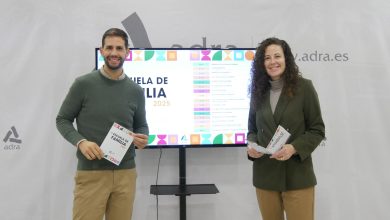 Photo of Adra presenta la nueva edición de la Escuela de Familia para 2025