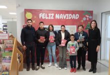 Photo of La Biblioteca Municipal de Adra entrega los premios por el ‘rasca y gana’ de Navidad a sus lectores más fieles