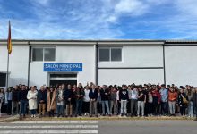 Photo of Adra celebra el Día de los Constitución junto a los institutos en un recién reformado Salón Municipal