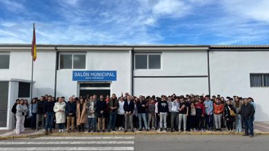Photo of Adra celebra el Día de los Constitución junto a los institutos en un recién reformado Salón Municipal