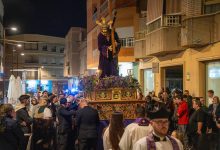 Photo of El Nazareno camina en silencio hacia el Calvario en Adra