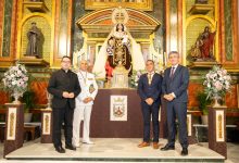 Photo of La Virgen del Carmen de Adra recibe el fajín de Almirante de la Armada Española
