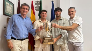 Photo of Adra reconoce a Álvaro Rodríguez tras proclamarse campeón del mundo júnior de Snipe