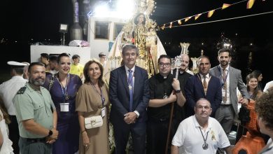 Photo of Adra rinde homenaje a la Virgen del Carmen con una multitudinaria procesión terrestre y marítima