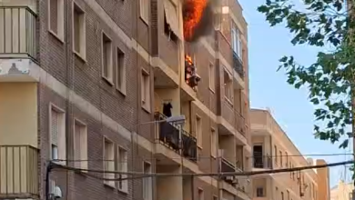 Photo of Impactante incendio en Adra: las llamas devoran una vivienda y movilizan a los servicios de emergencia