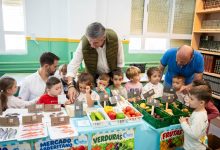 Photo of Más de 600 escolares de Infantil de Adra aprenden a comprar productos locales con ‘El mercado de la clase’